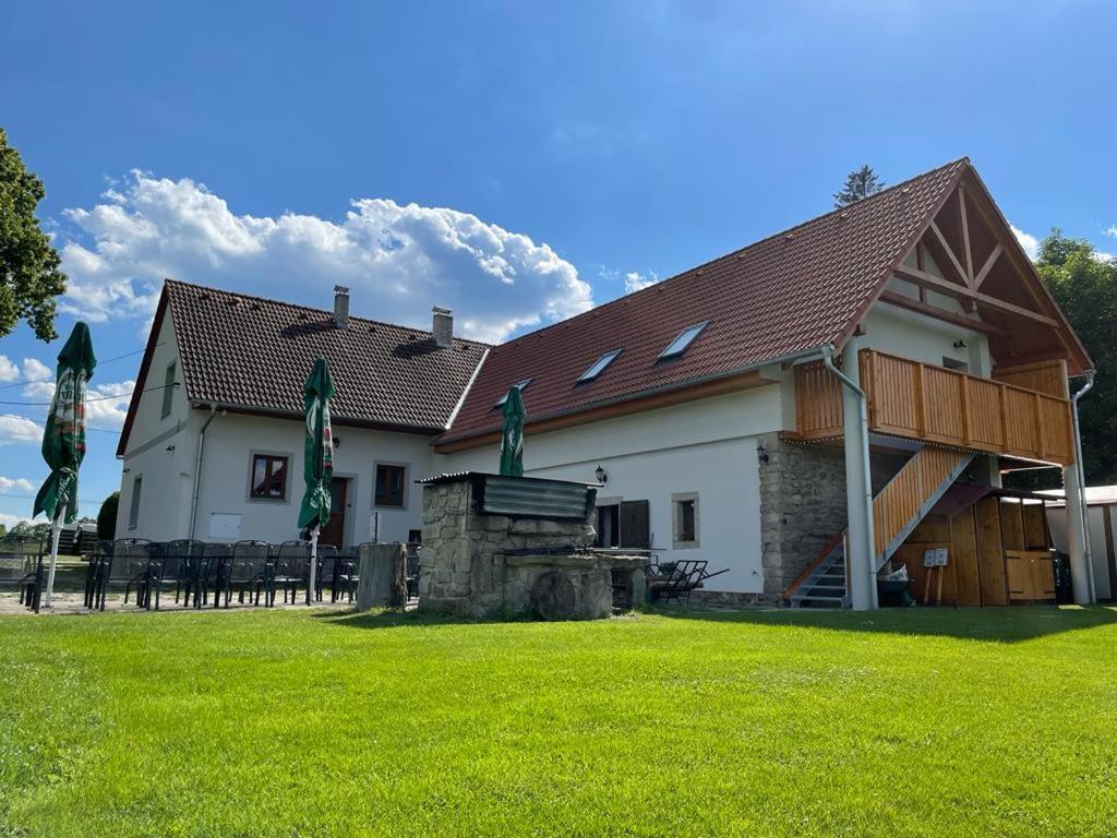 Hotel U Rybnika Smrcna Nová Bystřice Exterior foto